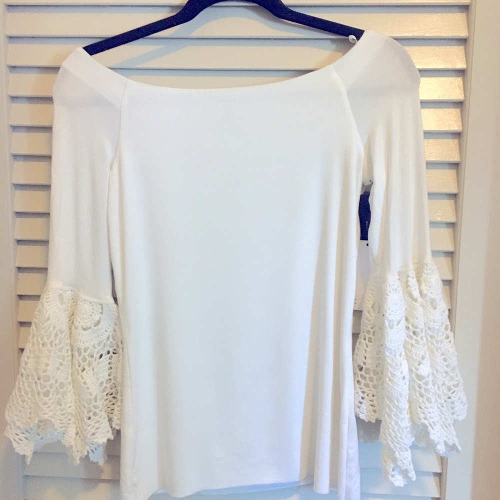 Bailey/44 NWT Size S White Top, Crochet Sleeves